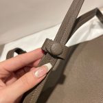 THE ROW Park Three Grained Leather Tote with Detachable Wristlet Pouch - 图片 8