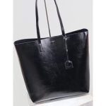 YSL minimalist open-top shoulder shopping tote chic resort beach tote in shiny calfskin - 图片 4