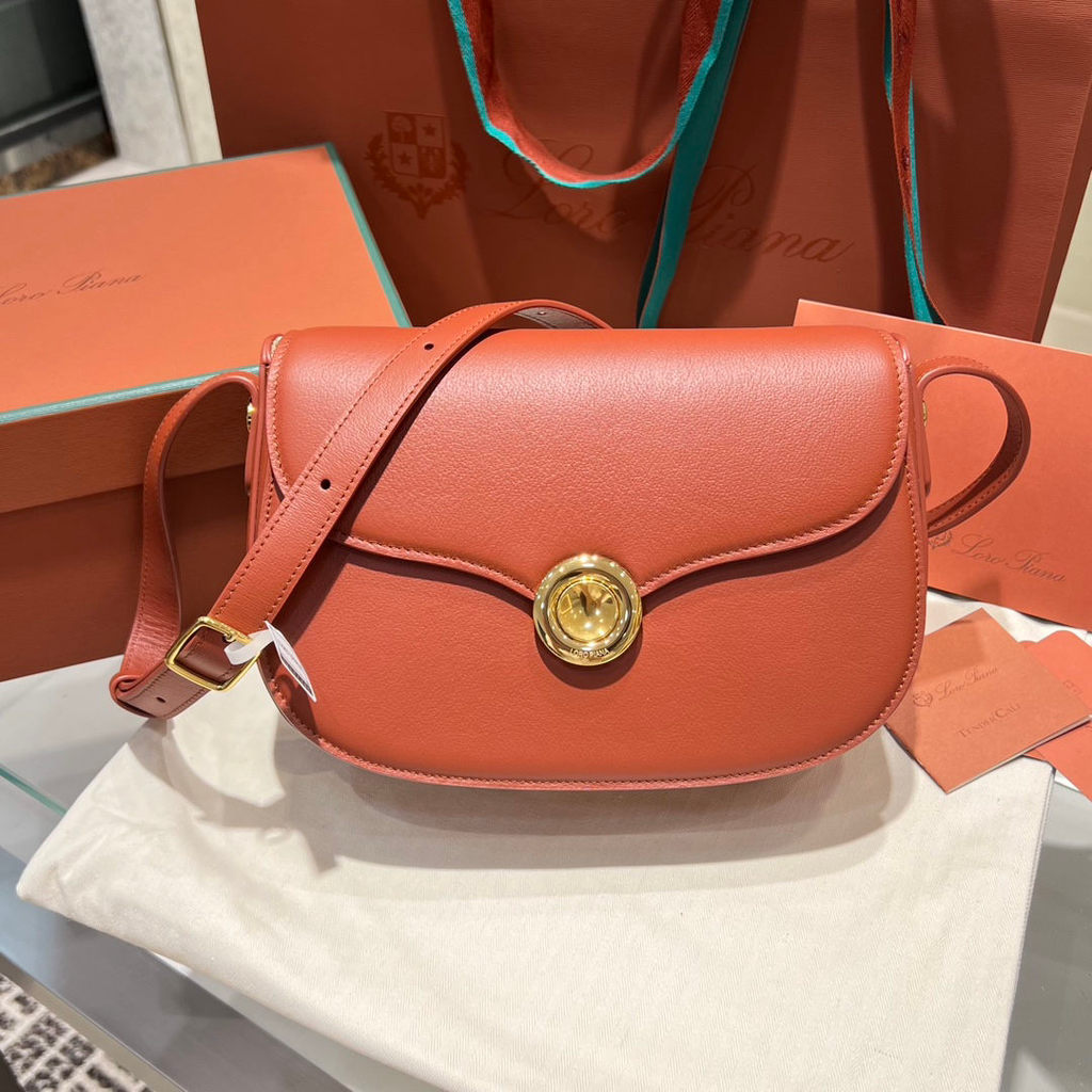 ph-11134201-820l7-mpa8otfir1u51f.jpg Loro Piana medium Ghiera Shoulder Bag shoulder crossbody flap saddle messenger in structured shape - 图片 1