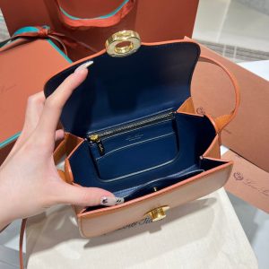 Loro Piana small Ghiera Shoulder Bag sling crossbody flap saddle messenger in structured shape - 图片 7