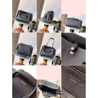 Loewe medium Madrid convertible shopper handbag with protective feet and magnet snap button - 图片 7