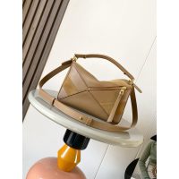 Loewe small puzzle handbag striped shoulder shopper tote in mixed material - 图片 4