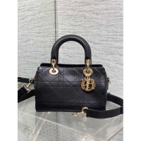 refined small Dior D-joy east-west shopper handbag quilted storage tote in lambskin - 图片 3