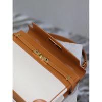 YSL Manhattan canvas underarm baguette in smooth box leather with protective studs - 图片 8