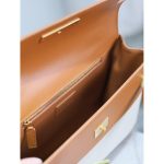 YSL Manhattan canvas underarm baguette in smooth box leather with protective studs - 图片 9