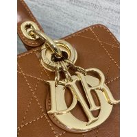 refined small Dior D-joy east-west shopper handbag quilted storage tote in lambskin - 图片 4