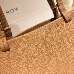 The Row Park Small Leather Tote minimalist bucket shopper handbag in pebbled calfskin - 图片 8