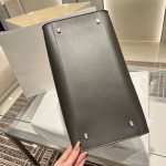 The Row Margaux 15 large capacity shopper handbag in box leather with protective feet - 图片 4