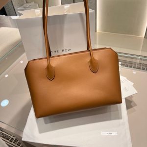 THE ROW Astra Bowling handbag shoulder underarm baguette tote in polished saddle leather - 图片 3