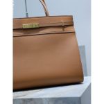 YSL Manhattan structured shoulder tote in smooth box leather with protective studs - 图片 9