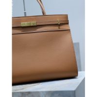 YSL Manhattan structured shoulder tote in smooth box leather with protective studs - 图片 9