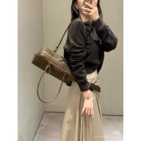 Loewe amazona 31 suede underarm baguette hobo bag gym bowling handbag with protective feet - 图片 6