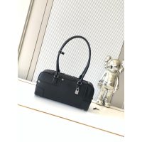 Loewe amazona 31 suede underarm baguette hobo bag gym bowling handbag with protective feet - 图片 2