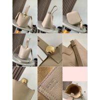 Loewe mini pebble bucket handbag minimalist bastket tote with adjustable handle - 图片 8