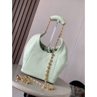 small Loewe squeeze ruched shoulder hobo tote bag with flamenco donut chain - 图片 2