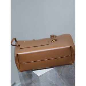 YSL chic resort beach tote minimalist open-top shoulder shopping tote in smooth calfskin - 图片 5