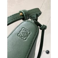 Loewe mini hammock hobo tote underarm baguette with dual strap for versatile carry - 图片 4