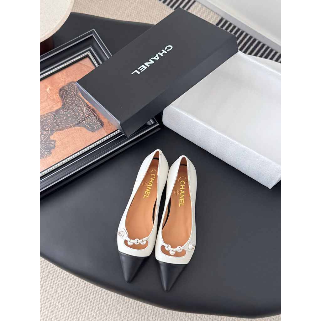 ph-11134201-820ld-mpa8l8y36halde.jpg Chanel two-tone pointed flat ballet stylish wedding bride footwear size35-40 - 图片 1