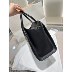 The Row Marlo 12 Tote Bag in polish saddle leather full boutique package - 图片 4