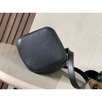 Loewe mini pebble bucket handbag minimalist bastket tote with adjustable handle - 图片 6