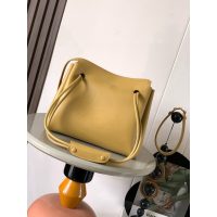 Loewe medium Madrid convertible shopper handbag with protective feet and magnet snap button - 图片 4