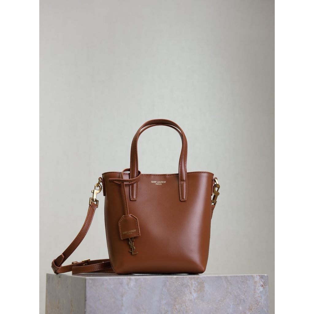 ph-11134201-820le-mpa8xkrgfncw1d.jpg YSL mini shopping toy bucket handbag shoulder crossbody shopper tote with magnetic closure - 图片 1