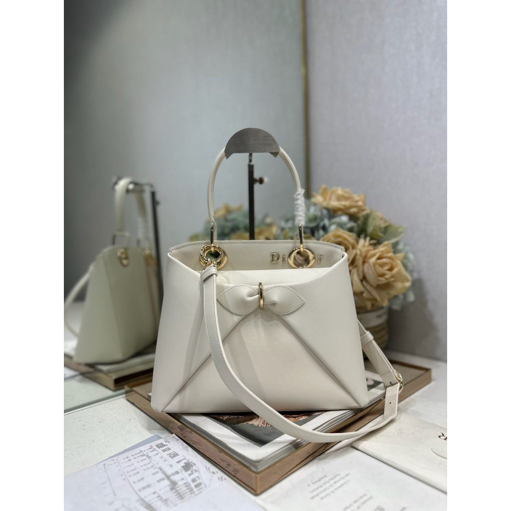 ph-11134201-820lf-mpa8cjmravb47e.jpg Dior cigale medium shopper designer shopper handbag structured tote with envelope silhouette - 图片 1