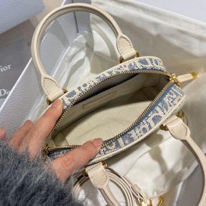Dior D-Vibe East-West Nano Bag in Blue Dior Oblique Jacquard - 图片 4