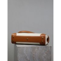 YSL Manhattan canvas underarm baguette in smooth box leather with protective studs - 图片 6