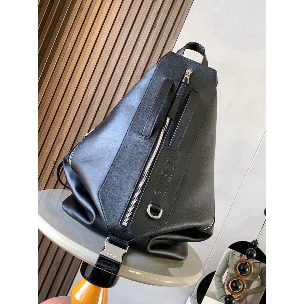 ph-11134201-820lf-mpa9c6h8m233b5.jpg double size Loewe versatile convertible sport backpack - 图片 1