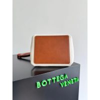 BV Small Parachute Shoulder Bag raffia-braided bucket handbag fuu boutique inclusion - 图片 3