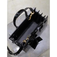 YSL small Sac De Jour structured shopper handbag with removeable pouch and protective feet - 图片 7