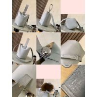 Loewe mini pebble bucket handbag minimalist bastket tote with adjustable handle - 图片 7