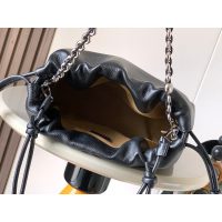 Loewe flamenco cloudy drawstring cosmetic pouch upscale cocktail party clutch with donut chain - 图片 5