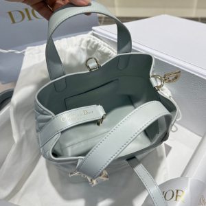 Dior Small Toujours Vertical Tote Bag slouchy mini bucket handbag in quilted calfskin - 图片 8