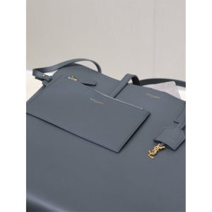 YSL minimalist open-top shoulder shopping tote chic resort beach tote in shiny calfskin - 图片 8