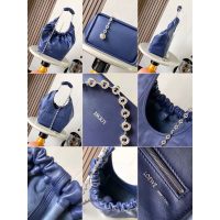 Loewe medium squeeze ruched shoulder tote bag with iconic donut chain - 图片 8