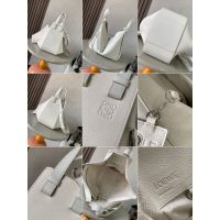 small Loewe convertible hammock tote in pebbled calfskin - 图片 8