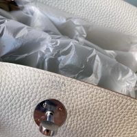 Craie Hermes Lindy 26 top-handle handmade handbag holiday traveling tote with protective feet