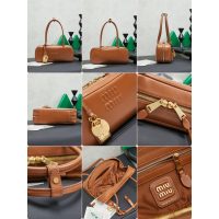 Bowling-style Miu miu east-west handbag/shoulder underarm baguette hobo in calfskin - 图片 9