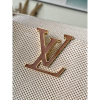 Louis Vuitton LV Capucines MM Handbag in Canvas and Calfskin