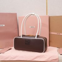 Miu miu east-west Gym bowling handbag/shoulder underarm baguette hobo in calfskin - 图片 2