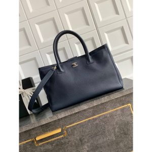 Chanel medium/small Executive Shopper Tote in caviar calfskin