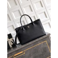 Chanel medium/small Executive Shopper Tote in caviar calfskin