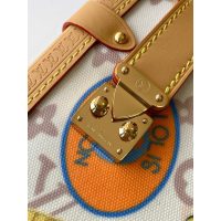 Women's Louis Vuitton Side Trunk MM handbag in White Calfskin