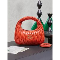 Miu miu matelasse wander half-moon hobo tote/underarm baguette in calfskin leather - 图片 5