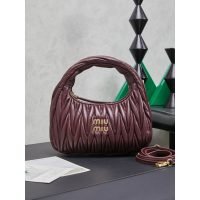 Miu miu matelasse wander half-moon hobo tote/underarm baguette in calfskin leather - 图片 6