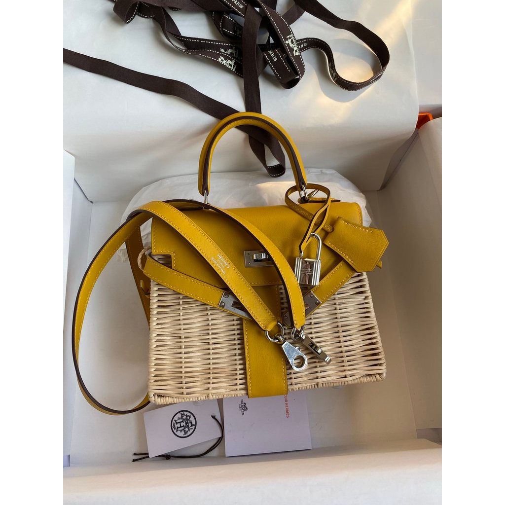 ph-11134201-820l6-mqsq3udtje9teb.jpg wicker-braided Hermes mini kelly picnic handbag SHW full handmade boutique package