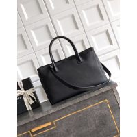 Chanel medium/small Executive Shopper Tote in caviar calfskin