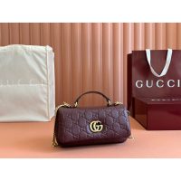 Gucci GG Marmont Shoulder Bag Women in burgundy calfskin